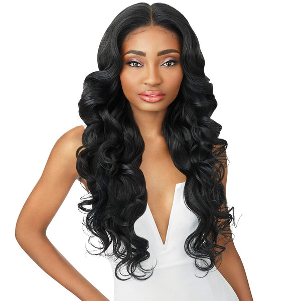 Outre Lace Front Perfect hairline Fully Hand-Tied 13' x 6' Lace Wig LANA (1B)